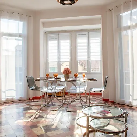 Apartamento Art Déco Centre-ville, Spacieux Et Lumineux
